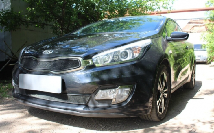 Защита радиатора "Standart" Kia Pro Ceed (2012-2016) верх, чёрная купить недорого с доставкой в Тюмень