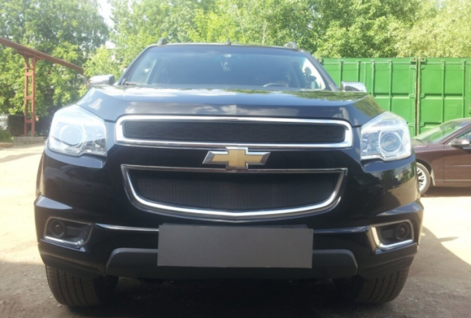 Защита радиатора "Standart" Chevrolet Trailblazer (2012-2015) чёрная купить недорого с доставкой в Тюмень