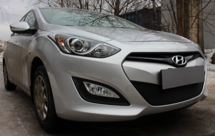 Защита радиатора "Standart" Hyundai i30 (2013-2015) чёрная купить недорого с доставкой в Тюмень