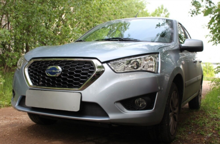 Защита радиатора "Standart" Datsun mi-Do (2015-н.в.) чёрная купить недорого с доставкой в Тюмень