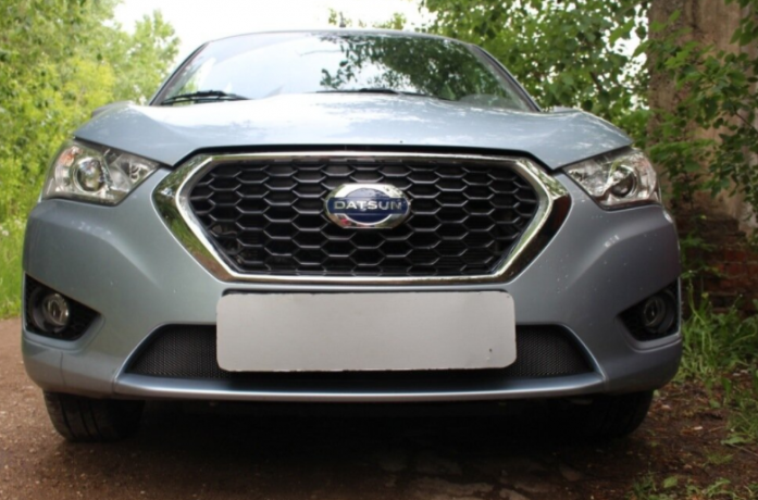 Защита радиатора "Standart" Datsun mi-Do (2015-н.в.) чёрная купить недорого с доставкой в Тюмень